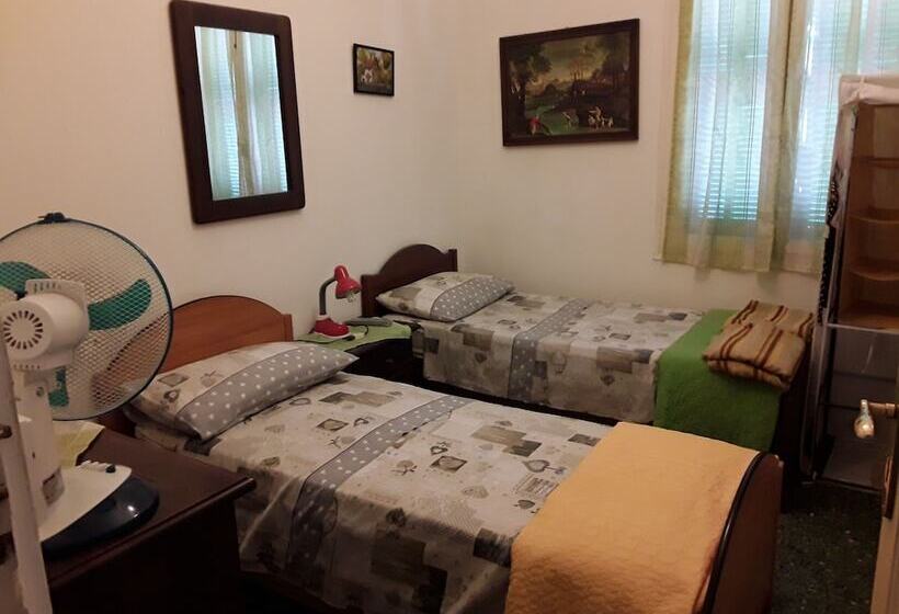 ペンション Room In Guest Room   Valle Degli Ulivi   Liguria, Italia