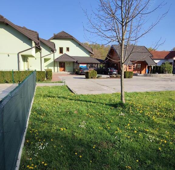 膳宿费 Villa čančar