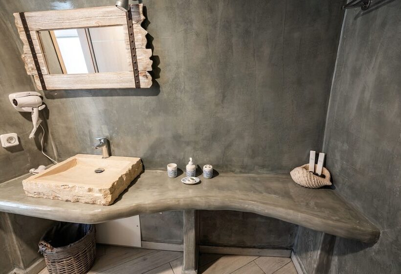 Residencia Beautiful 4 Bed Cave House Near Fira, Private Pool