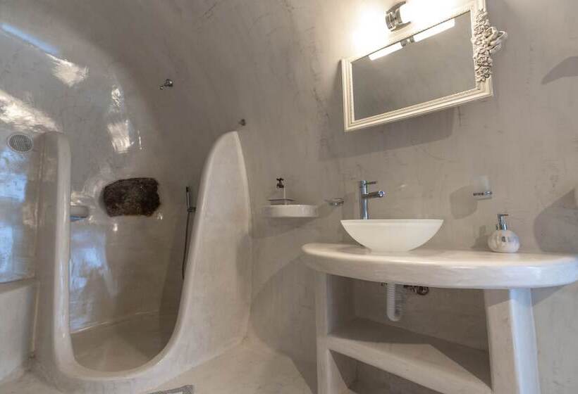 Residencia Beautiful 4 Bed Cave House Near Fira, Private Pool