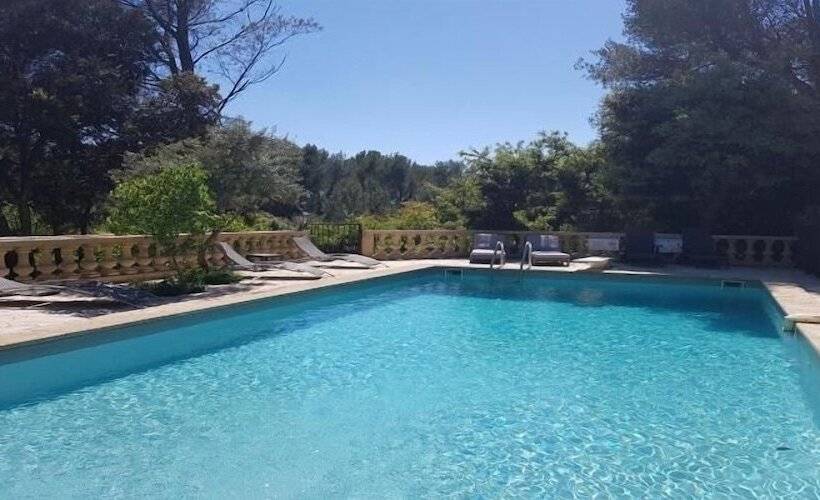 אתר נופש Le Domaine D Alezen