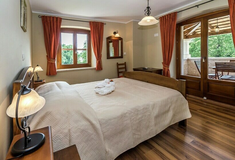 Villa For Up To 8 Persons, With Private Garden And Pool