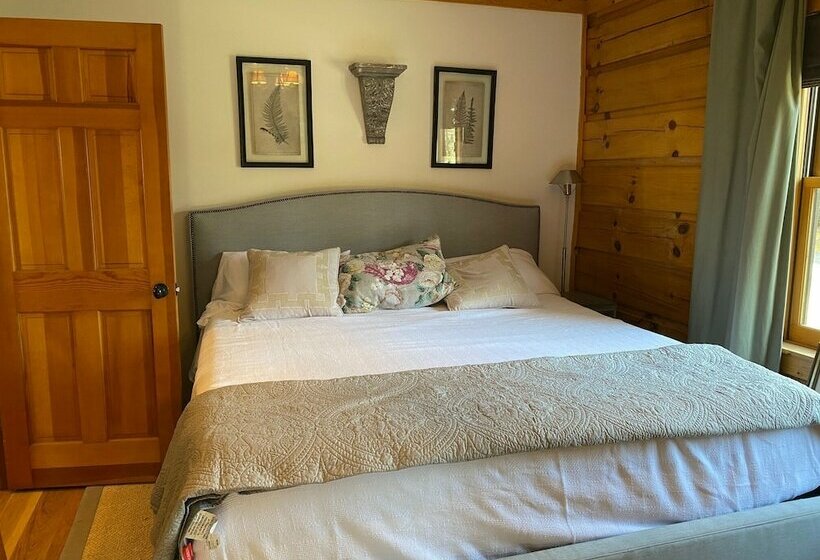 Woodwinds  Custom Cabin, Sunset Views, Hot Tub, Indoor & Outdoor Fireplaces, Pet Friendly By Redawni