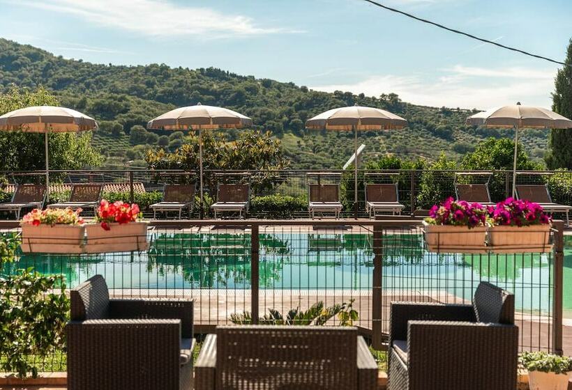 B&b La Mortella With Pool