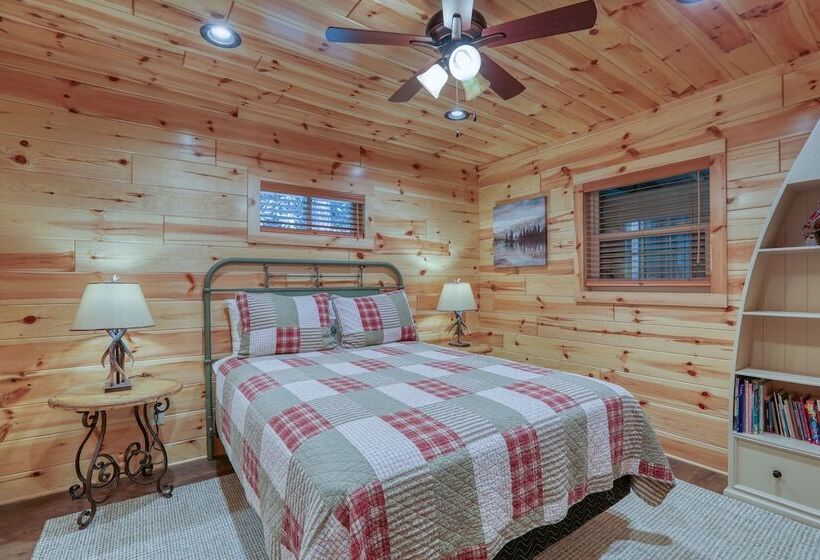 Beside Still Water 1   2 Bedrooms, 2 Baths, Sleeps 6 Home By Redawning