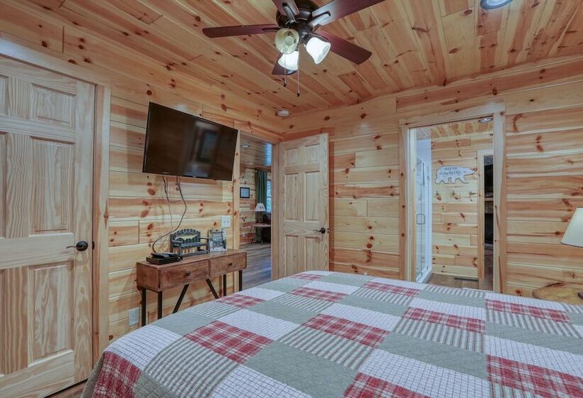 Beside Still Water 1   2 Bedrooms, 2 Baths, Sleeps 6 Home By Redawning