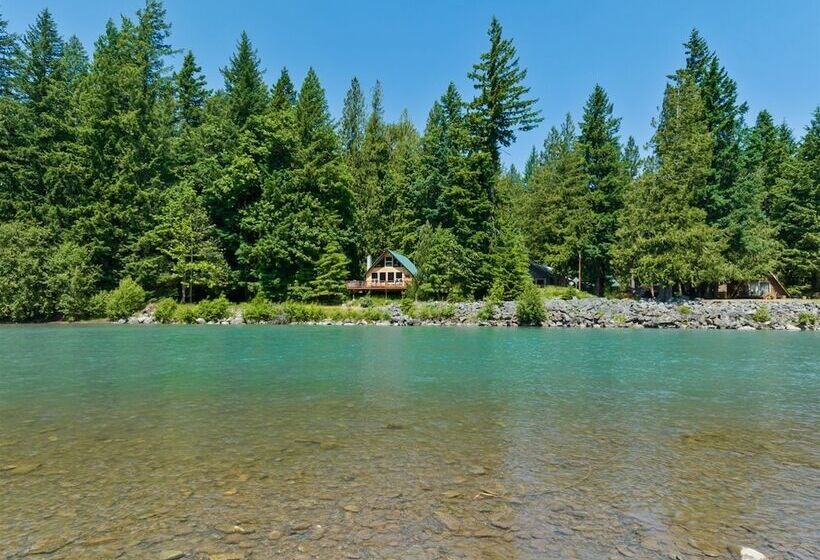 Cowlitz River Cabin