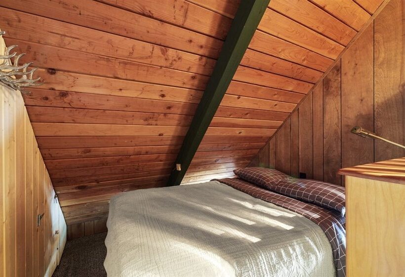 Cowlitz River Cabin