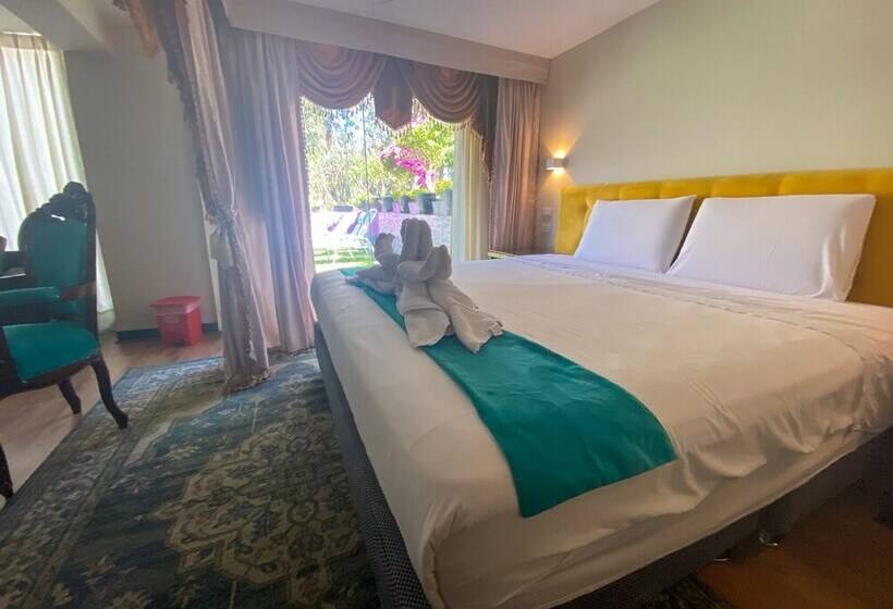 Gatsby Hotel Collection