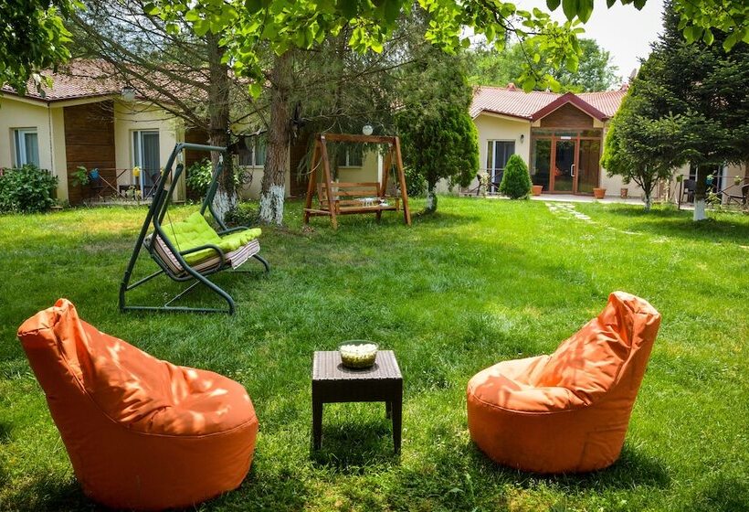 فندق Alex Village Life