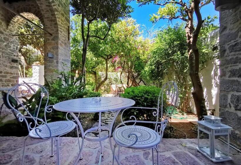 호텔 Cotommatae Hydra 1810