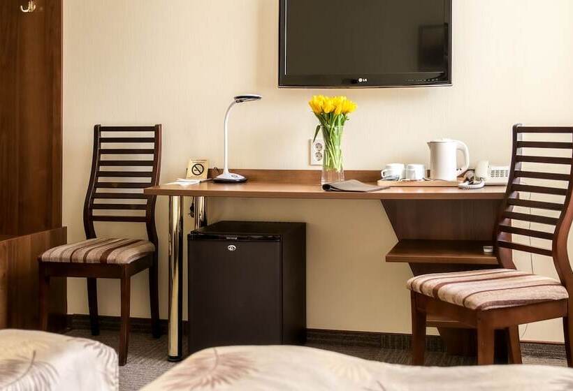 هتل Stary Dvorik Na Mopra