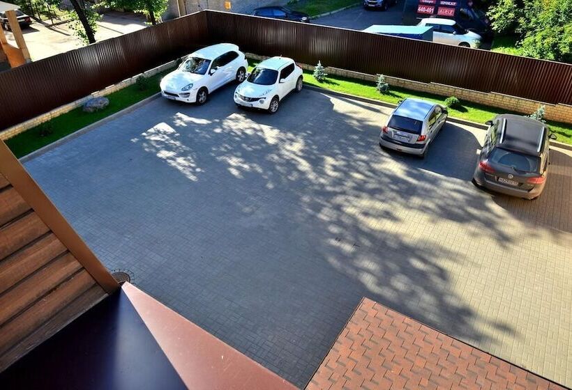 هتل Stary Dvorik Na Mopra