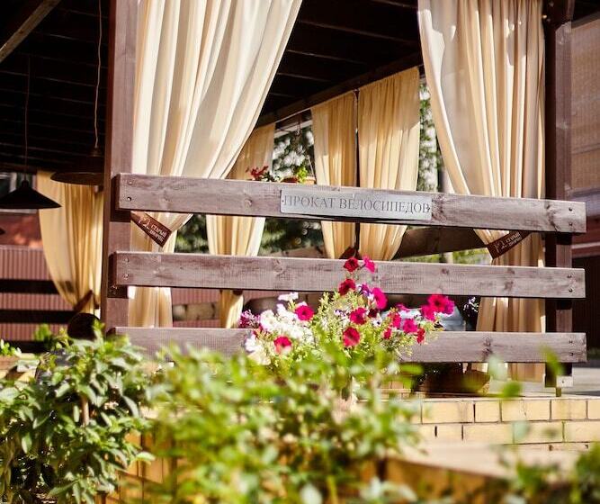 هتل Stary Dvorik Na Mopra