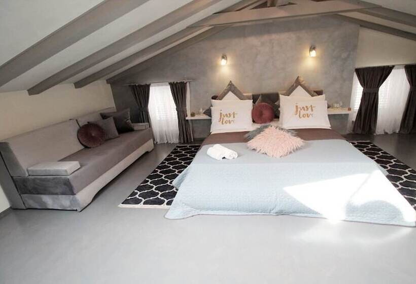 بنسيون Alessio Premium Rooms Quadruple No 7