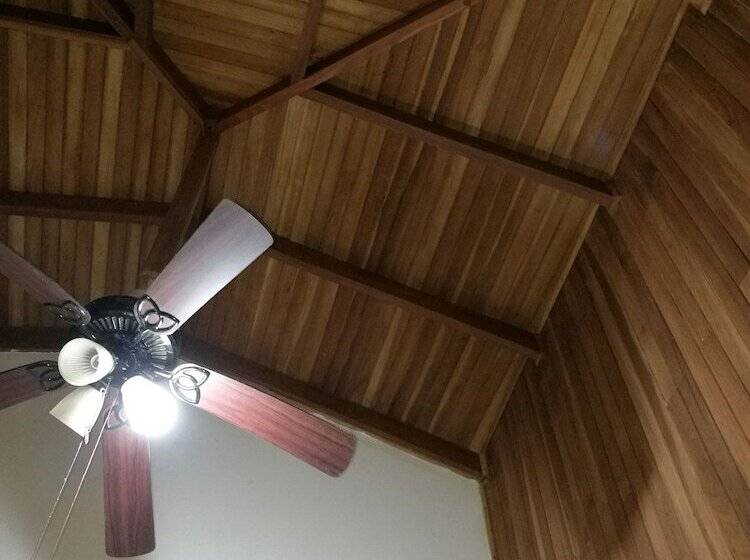 ペンション Manuel Antonio Comfort Casa Macaow