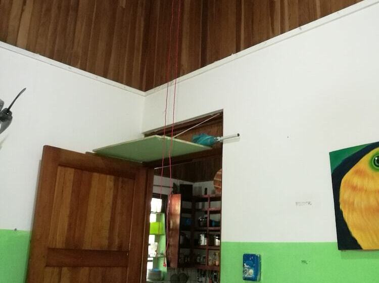 ペンション Manuel Antonio Comfort Casa Macaow