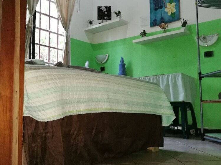 ペンション Manuel Antonio Comfort Casa Macaow