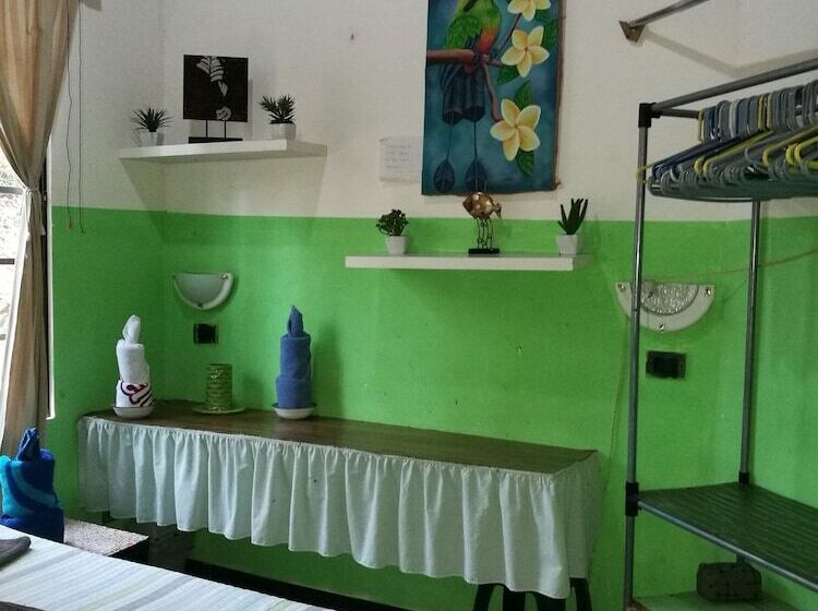 ペンション Manuel Antonio Comfort Casa Macaow