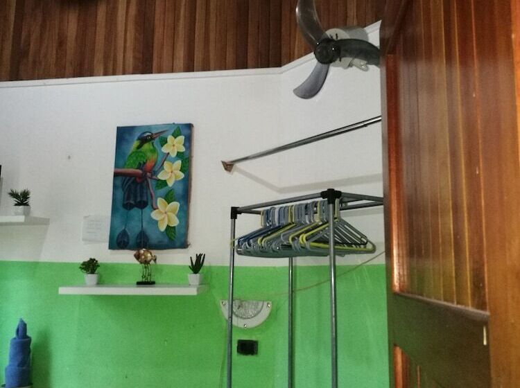 ペンション Manuel Antonio Comfort Casa Macaow