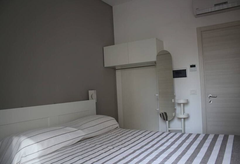 Room In B&b   Camelia   Stanza Matrimoniale   B&b Lasso