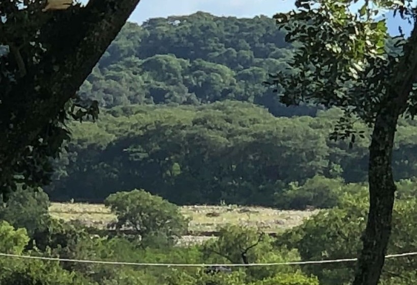 Warakusi Cottages Off Road