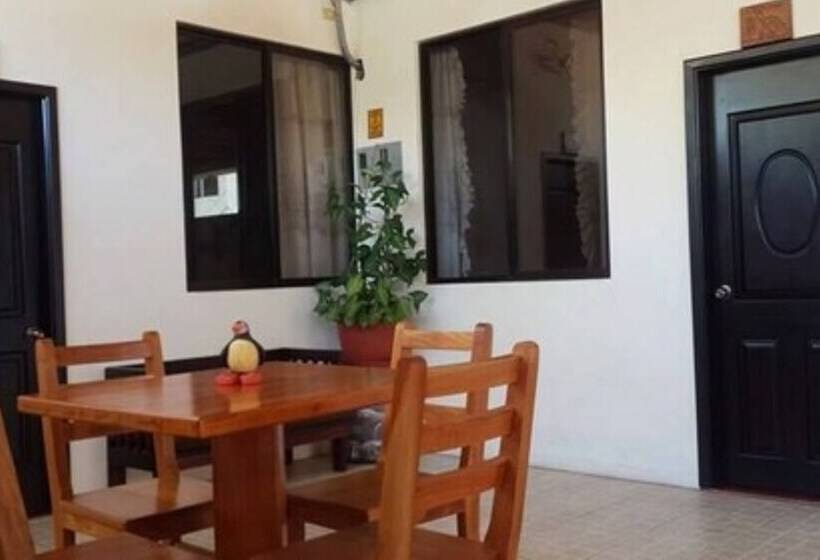 مسافرخانه La Mirada De Solitario George