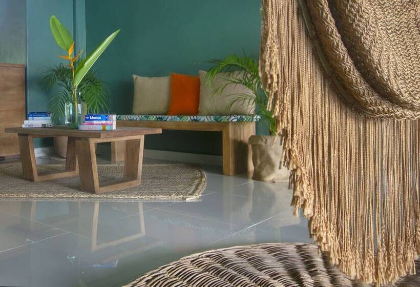 ホテル Albatros By Bedsfriends