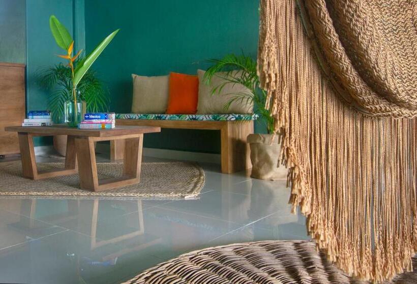 ホテル Albatros By Bedsfriends