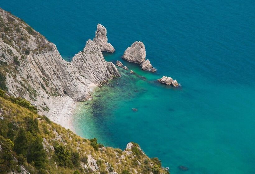 Отель Ancient Farmhouse With Winery Xiv Century