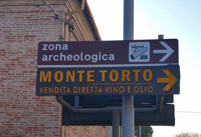 Отель Ancient Farmhouse With Winery Xiv Century