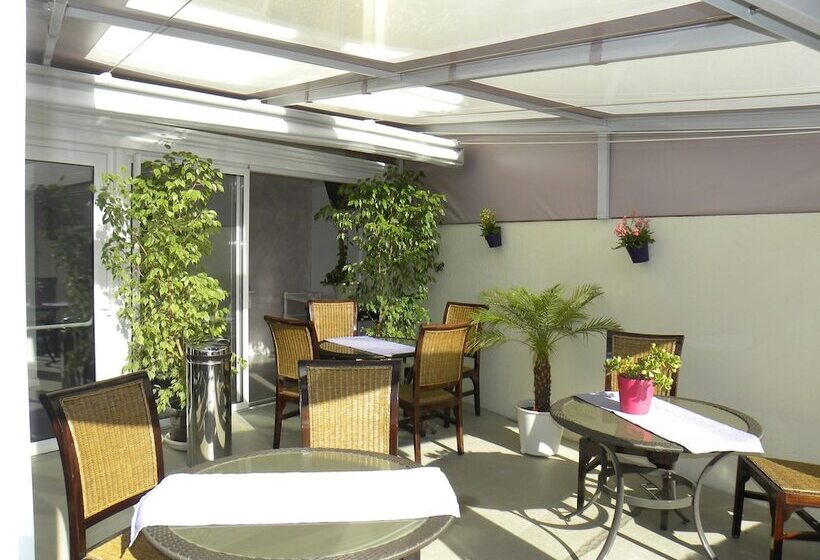 فندق Anglade Hôtel