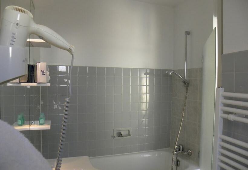 فندق Anglade Hôtel