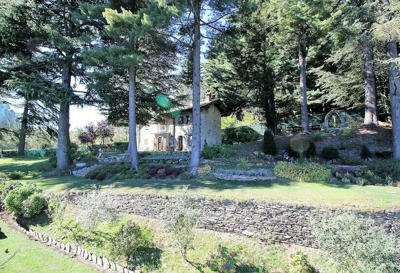 בית מלון כפרי Cottage Alpino Immerso Nel Bosco