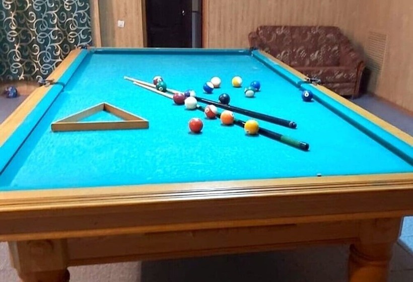 هتل Domik Ahmatovoy