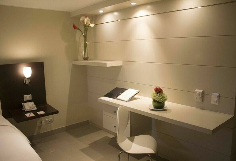 ホテル El Sol De Oro