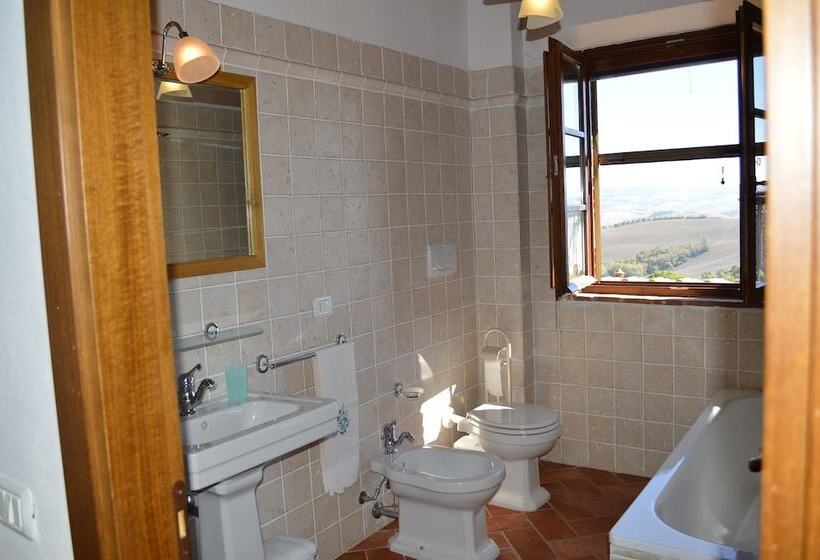 هتل Holidays In Apartment With Swimming Pool In Tuscany Siena