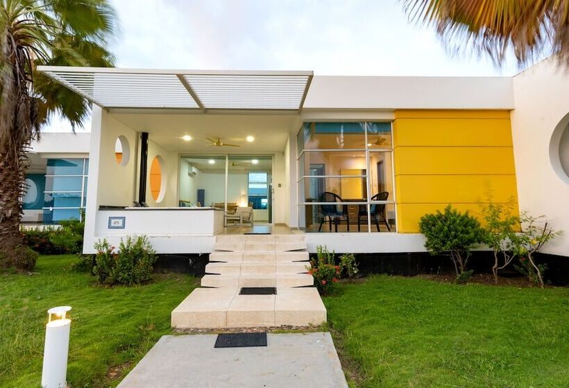 هتل Marina Puerto Velero