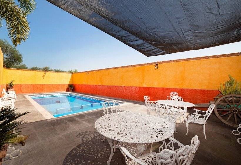 בית מלון כפרי Villas De San Miguel Media Luna