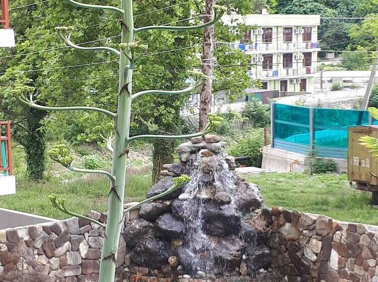 پانسیون Agava Guest House