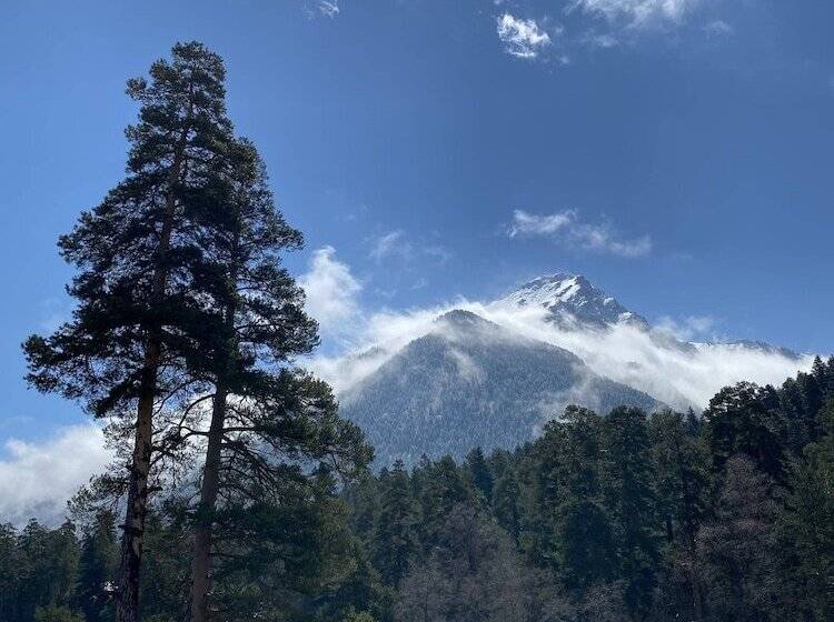 پانسیون Guest House Versal