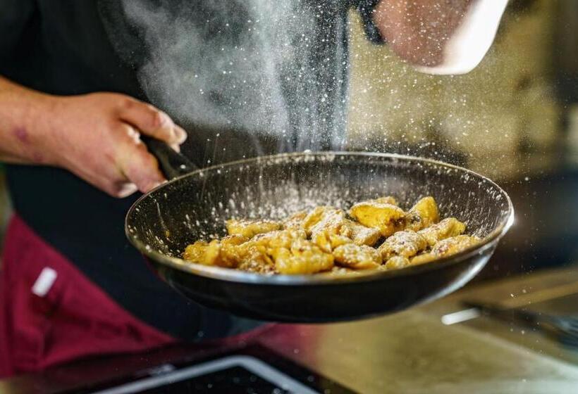 Almfrieden Hotel & Romantikchalet