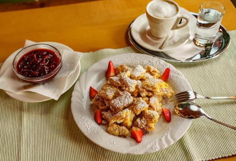 Almfrieden Hotel & Romantikchalet