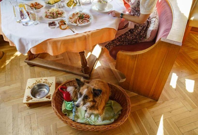 Almfrieden Hotel & Romantikchalet