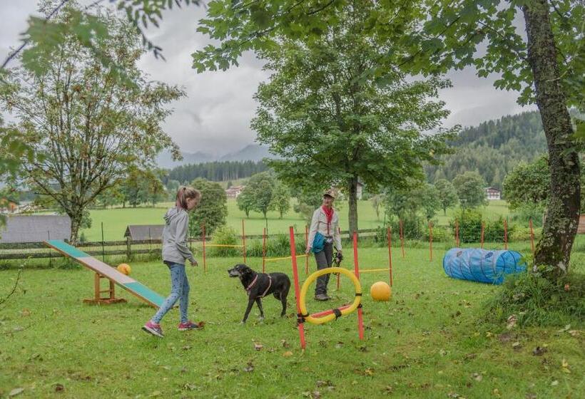 Almfrieden Hotel & Romantikchalet