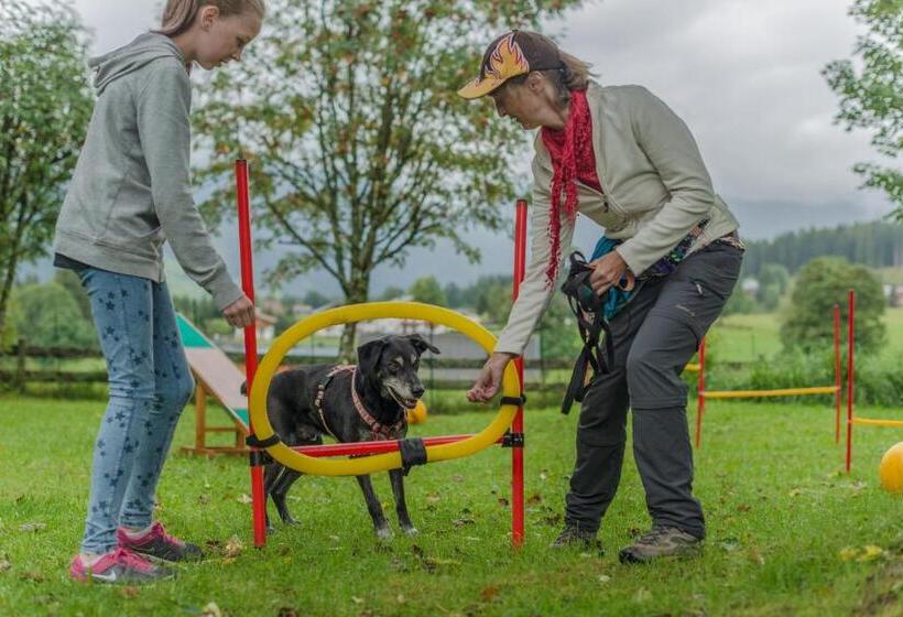 Almfrieden Hotel & Romantikchalet