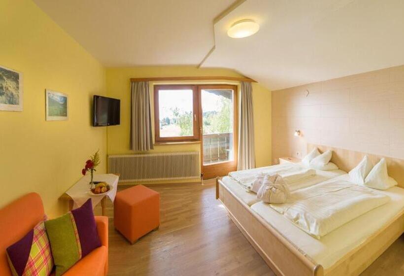 Almfrieden Hotel & Romantikchalet