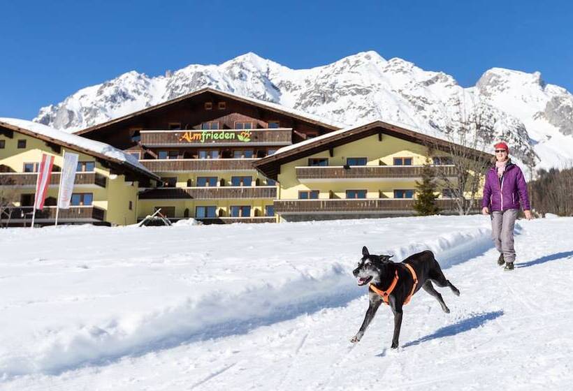 Almfrieden Hotel & Romantikchalet