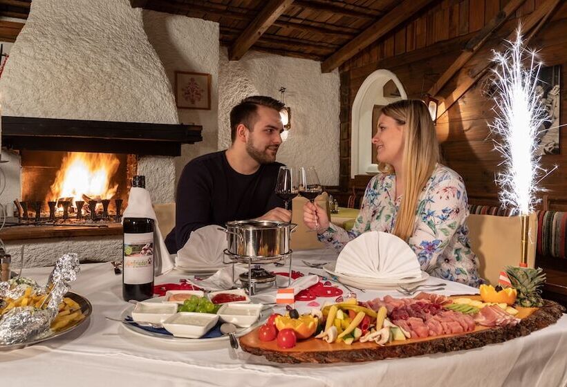 Almfrieden Hotel & Romantikchalet