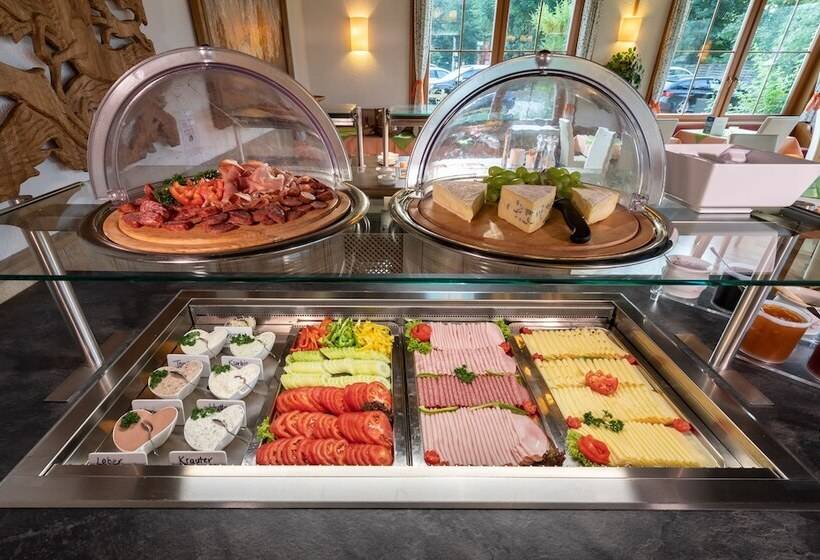 Almfrieden Hotel & Romantikchalet